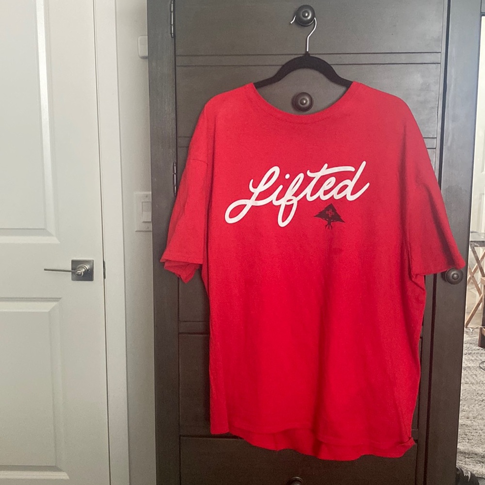 Men’s 2XL LRG Lifted T-shirt red